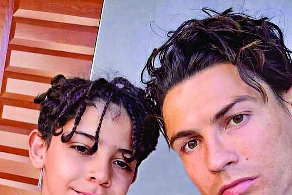 2020-06-17_18_58_05 Imagem 42. Ronaldo e filho 35113370.jpg
