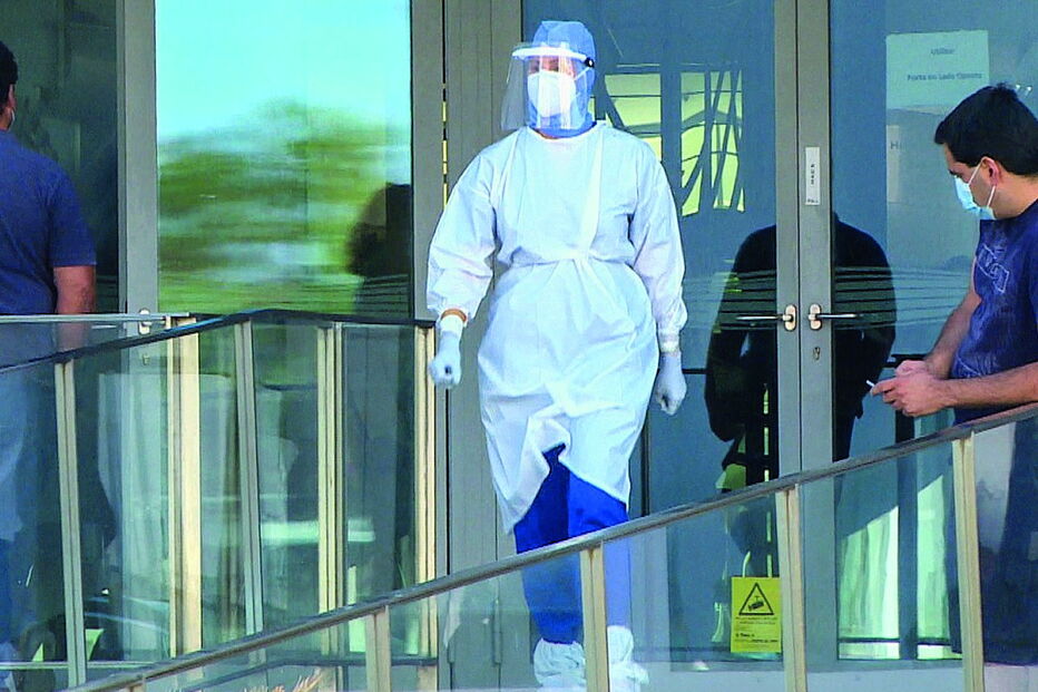 Dezenas de funcionários da Câmara de Lagos foram ontem sujeitos a testes de despistagem da Covid-19    