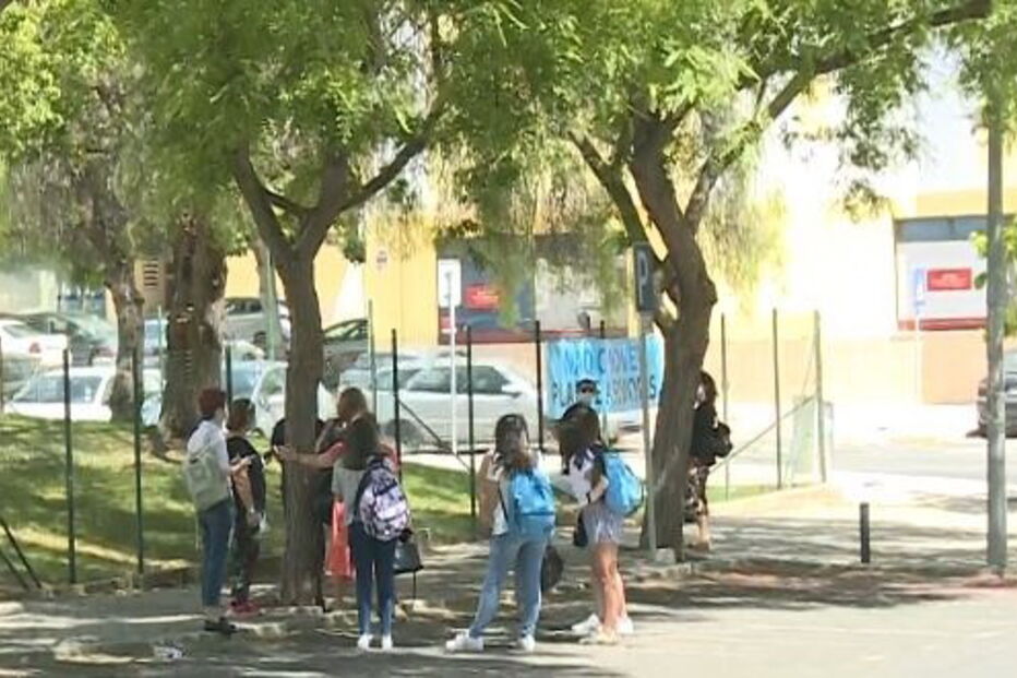 Funcionária infetada com coronavírus encerra escola secundária em Faro