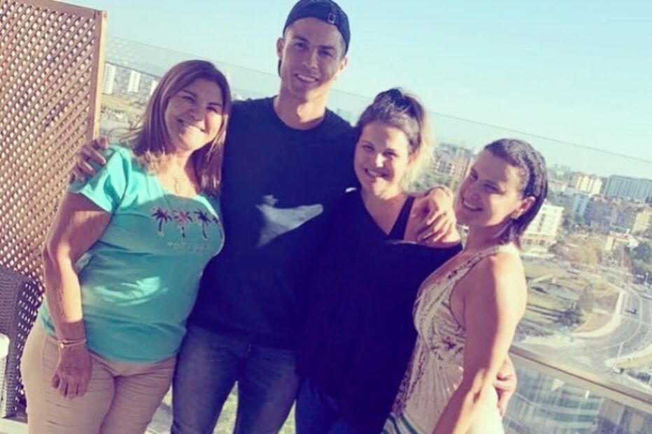 Cristiano Ronaldo, Elma Aveiro