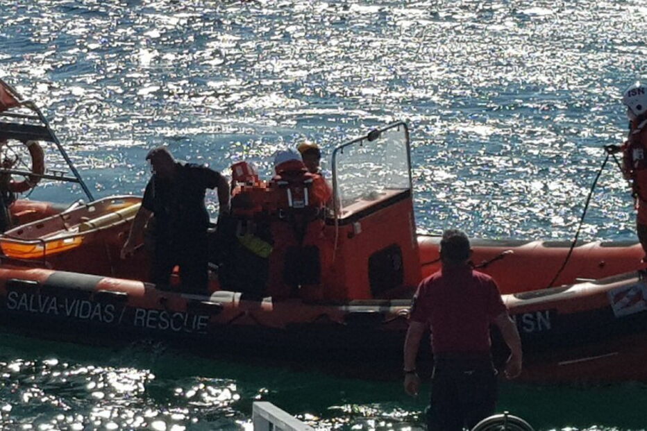 Pescador de 25 anos resgatado ao largo do porto de Sines