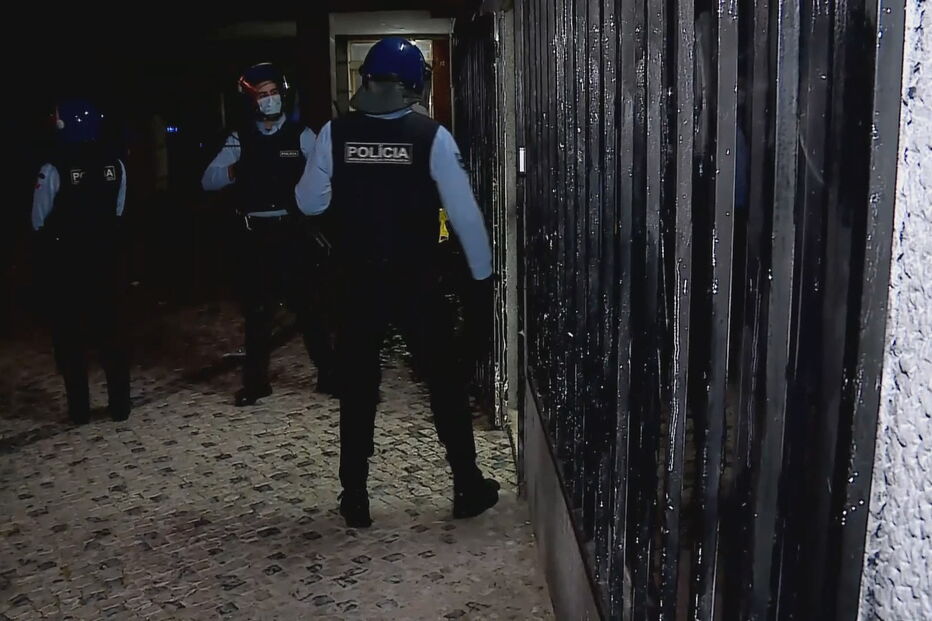 Autoridades encerram cafés e restaurantes em Queluz devido ao surto de Covid-19