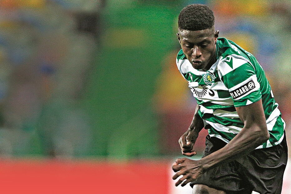 Nuno Mendes estreou-se a titular pelo Sporting na quinta-feira e vê a renovação como “fruto” do seu trabalho