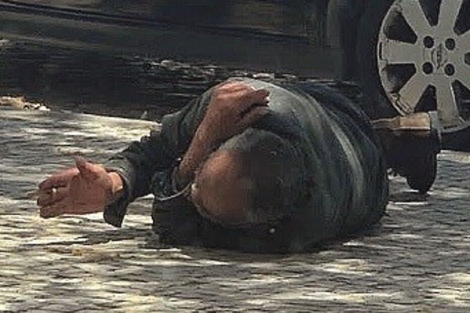 Homens vivem na rua há meses 