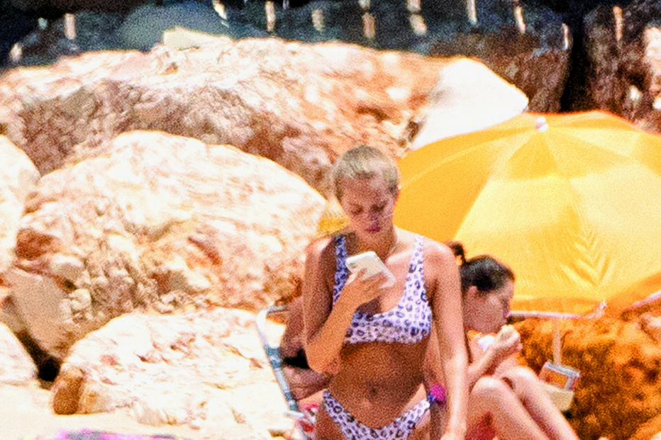 Margarida Corceiro exibiu sensualidade no areal