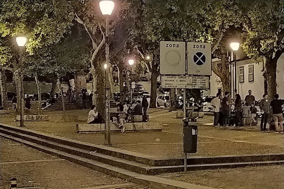 Ajuntamento de centenas de jovens em Braga acaba com intervenção da PSP	