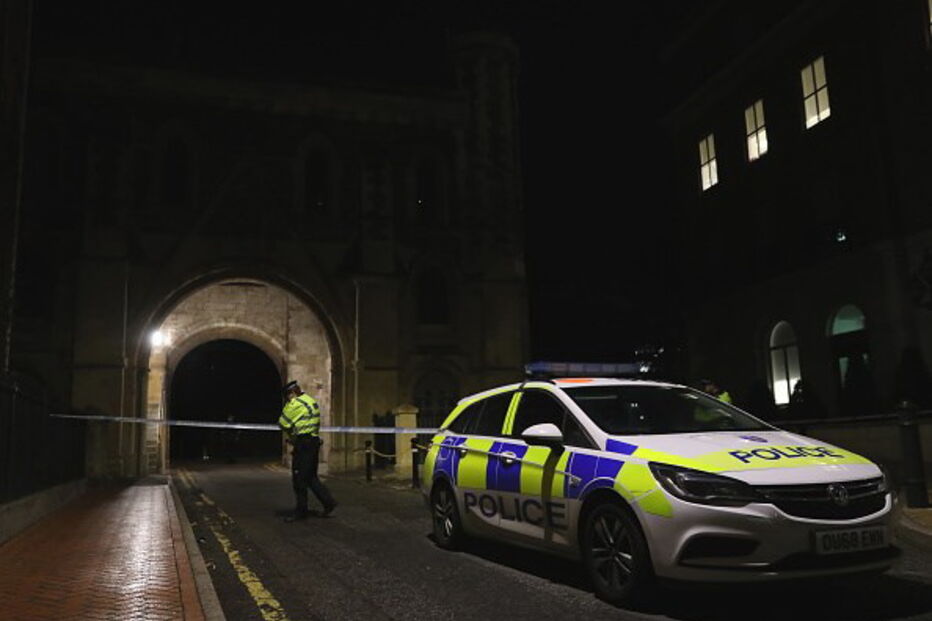 Ataque à facada que matou três pessoas em Reading considerado ato terrorista