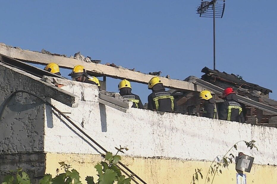 Incêndio deixa casal desalojado em Oliveira do Bairro