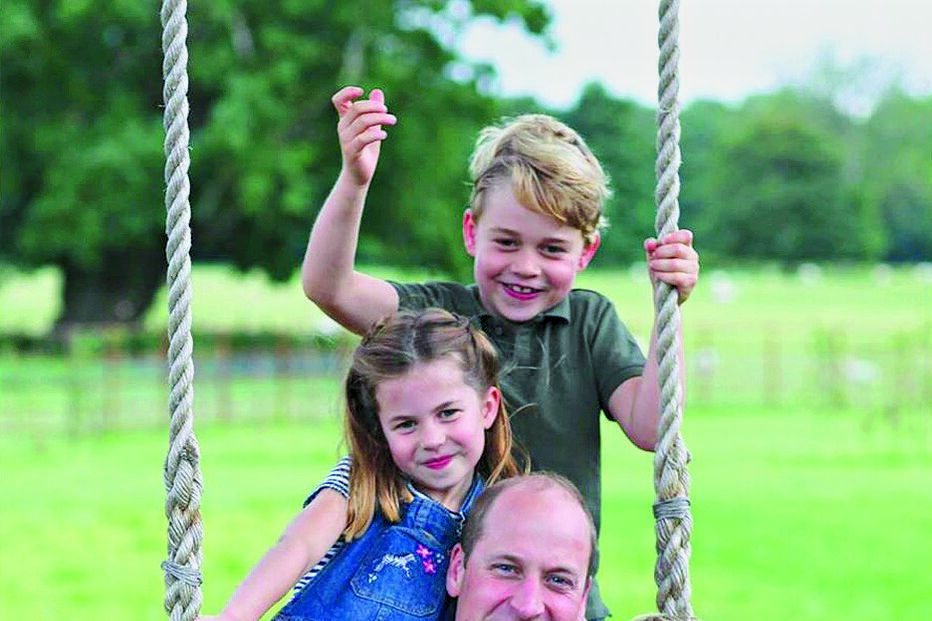 William com George [em cima], Carlota e o mais novo do clã, Louis 