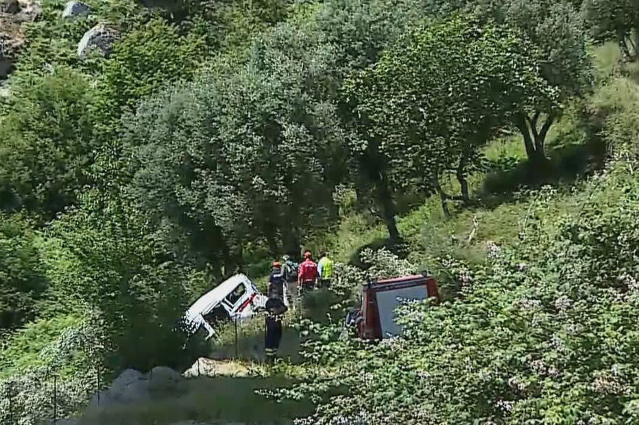 Despiste de ambulância mata bombeiro e doente na A4 em Amarante