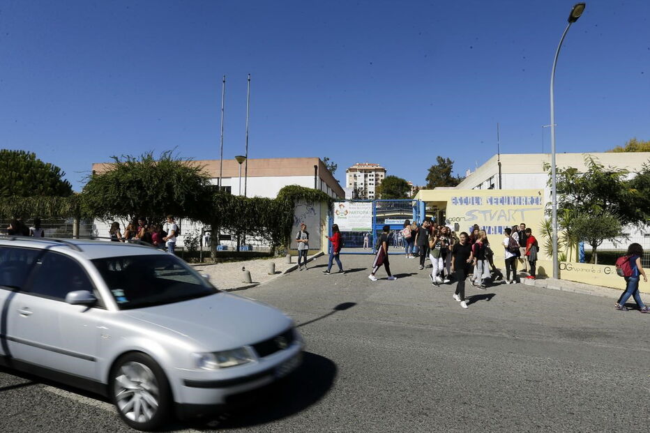 Escola Secundária Stuart Carvalhais, em Massamá