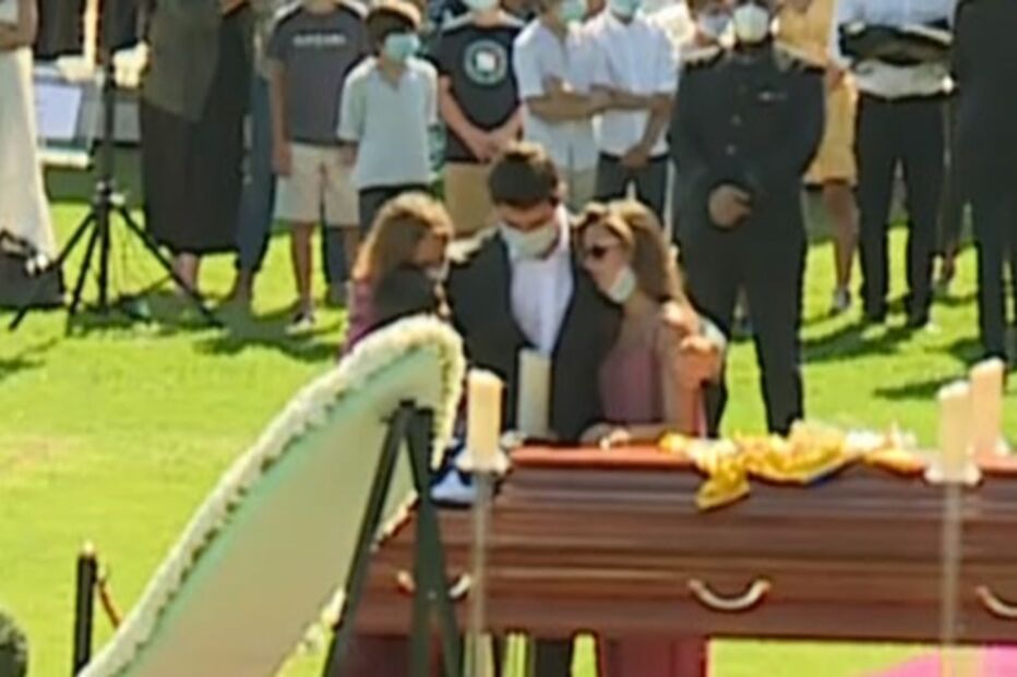 Família de Pedro Lima no funeral do ator
