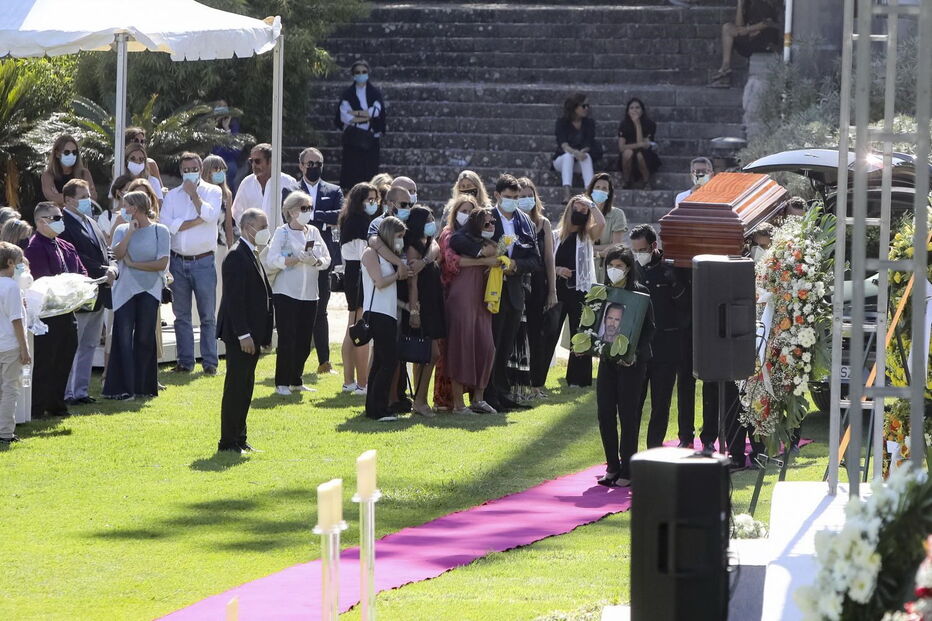 Dezenas na última homenagem ao ator Pedro Lima em Cascais