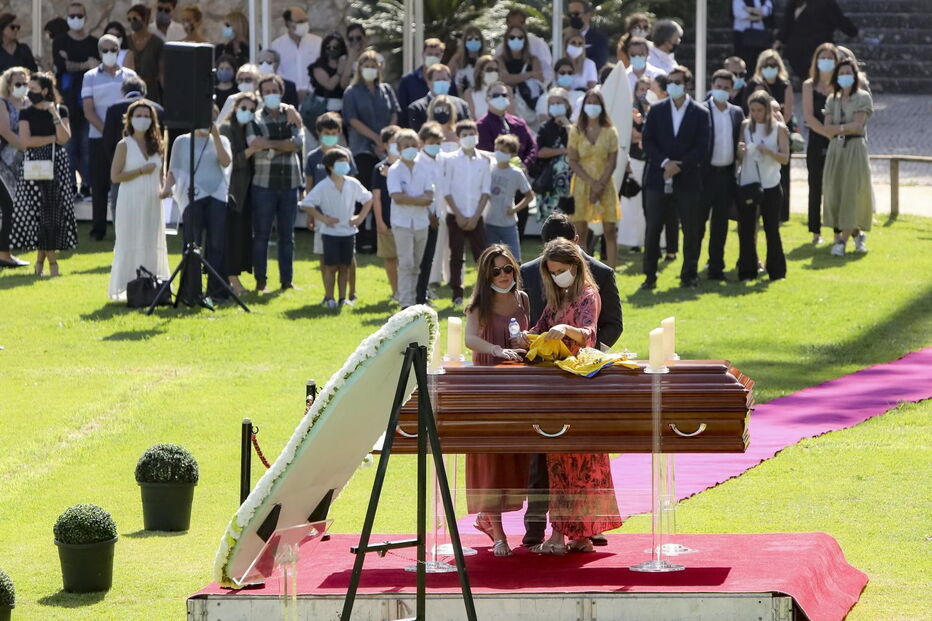 Dezenas na última homenagem ao ator Pedro Lima em Cascais