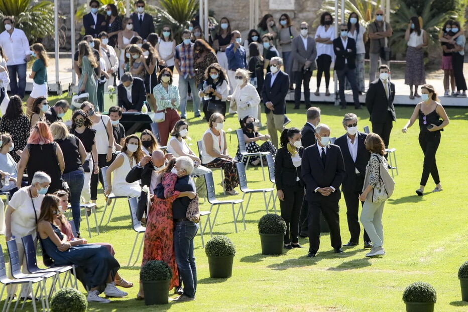 Dezenas na última homenagem ao ator Pedro Lima em Cascais