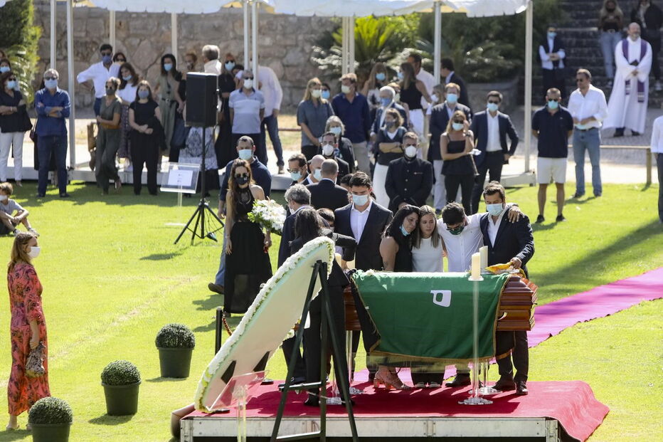 Dezenas na última homenagem ao ator Pedro Lima em Cascais