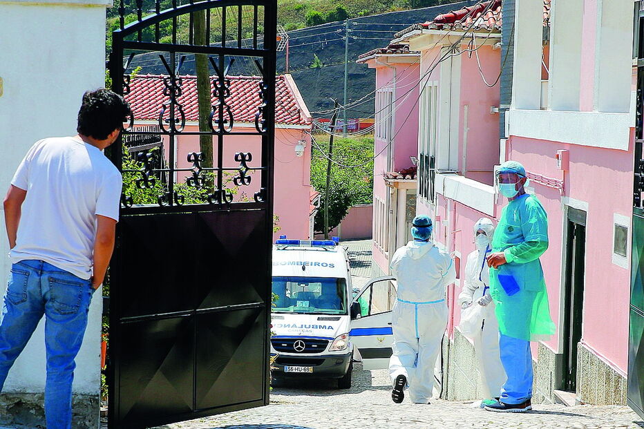 Lar em Caneças, Odivelas, tem 60 utentes e 27 funcionários com Covid-19. Uma utente já morreu devido à doença