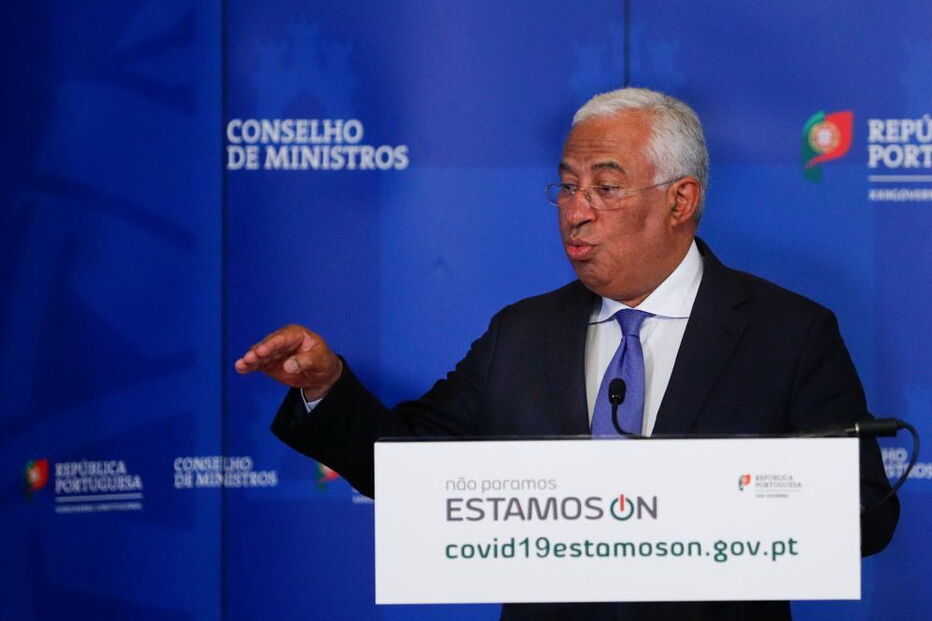 O primeiro-ministro, António Costa, fala aos jornalistas no final da reunião do Conselho de Ministros no Palácio da Ajuda,  em Lisboa, 25 de junho de 2020