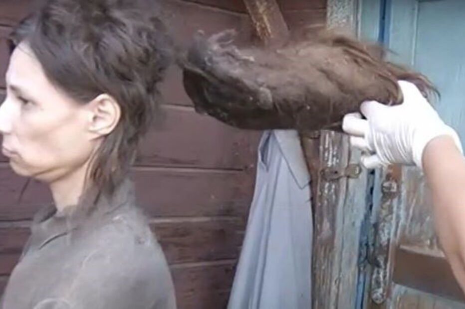 Nadezhda Bushueva viveu 26 anos enjaulada pela mãe em casa