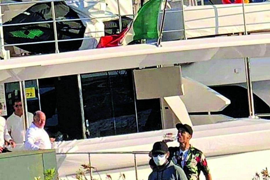 O jogador da Juventus antes de embarcar no iate