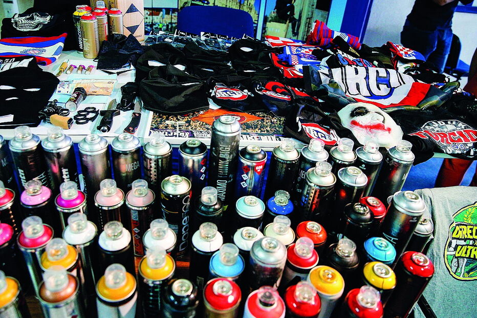 Material apreendido pela PSP durante a operação Sem Rosto