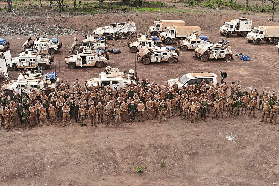 Força composta de paraquedistas de Aveiro, pessoal de outras unidades do Exército e controladores aéreos táticos da Força Aérea 