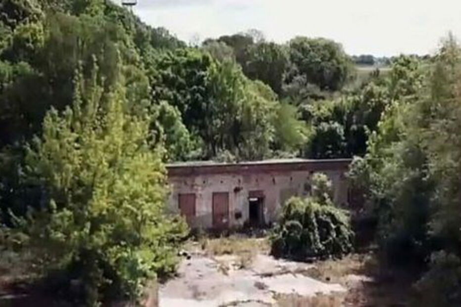 Christian Brueckner escondia-se nesta casa devoluta, num terreno fabril desativado