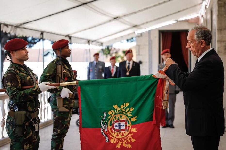 Mercelo condecorou Regimento de Comandos