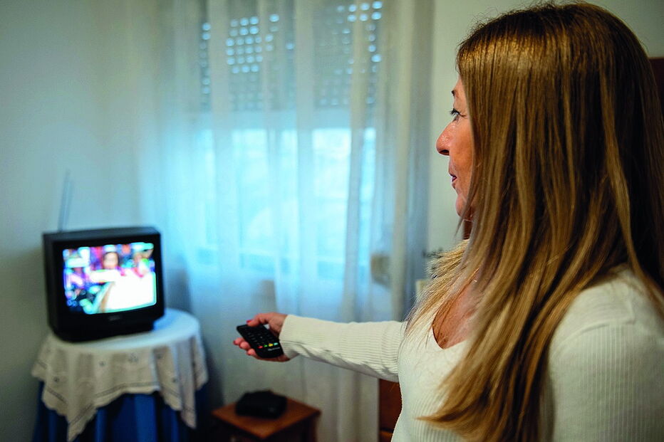 Utilizadores da TDT só têm de resintonizar a televisão ou o descodificador quando o ecrã da televisão ficar a negro 