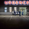 Pressão hospitalar aumenta em França quando entram em vigor novas regras de confinamento