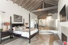 A mansão de Selena Gomez em Los Angeles