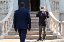 O primeiro-ministro, António Costa, ladeado pelo seu homólogo da Guiné-Bissau, Nuno Nabiam