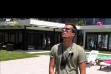 Pedro Alves recebe avião de Jéssica e declara-se