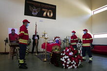 Centenas de pessoas no funeral do bombeiro de Miranda do Corvo
