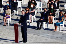 Espanha presta homenagem a vítimas mortais do coronavírus em cerimónia no Palácio Real de Madrid	