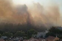 Incêndio junto a casas em Alvide, Cascais