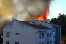 Prédios em chamas em Alcabideche