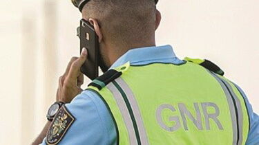 Militares da GNR fora de serviço salvam vida de homem em paragem cardiorrespiratória no Montijo