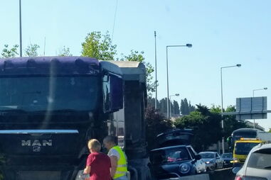 Acidente bloqueia circulação na Ponte 25 Abril
