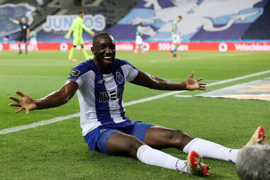 Marega na porta de saída 