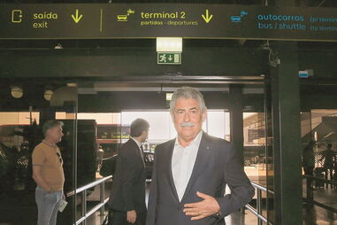 Luís Filipe Vieira  tem previsto viajar nas próximas horas para o Brasil 