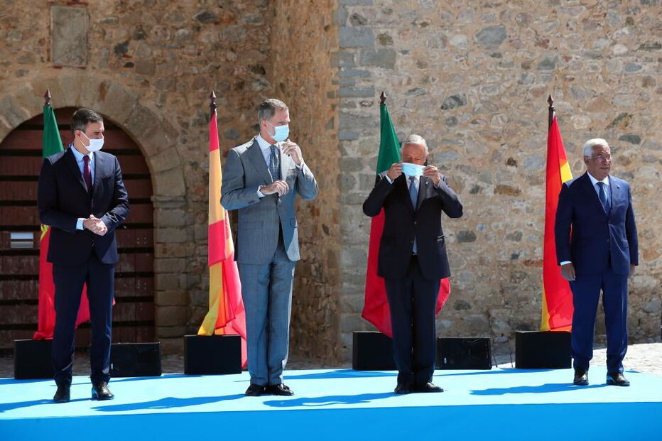 Cerimónia de reabertura das fronteiras entre Portugal e Espanha
