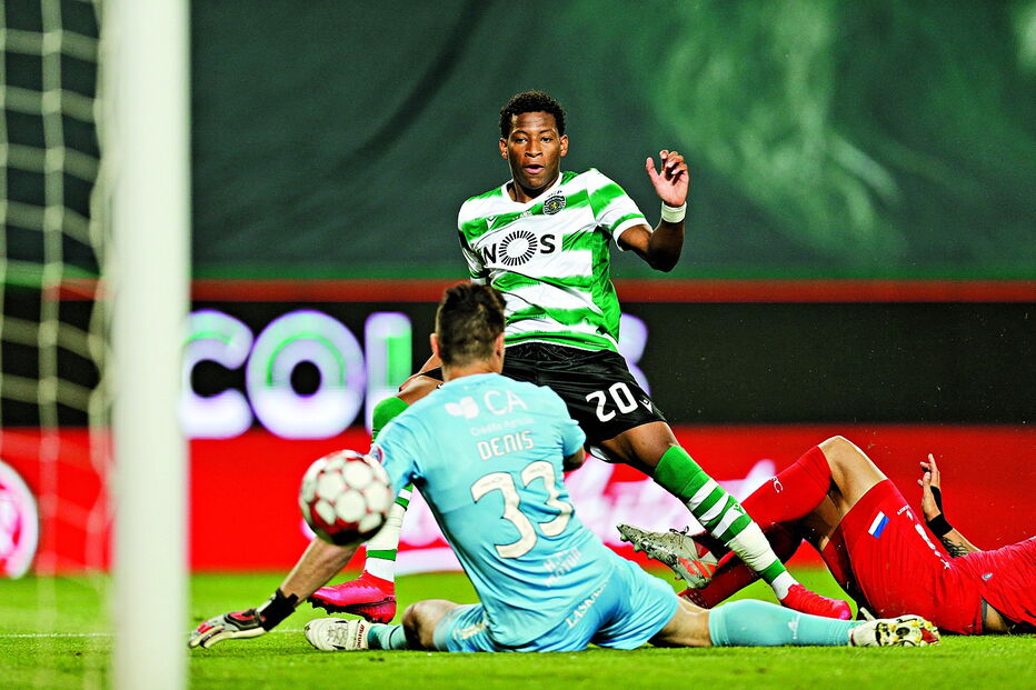 Gonzalo Plata foi o melhor jogador do Sporting e marcou um golo em dia de aniversário do clube de Alvalade   