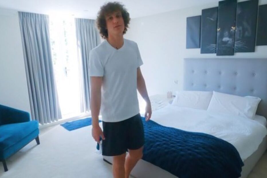 David Luiz na mansão em Londres