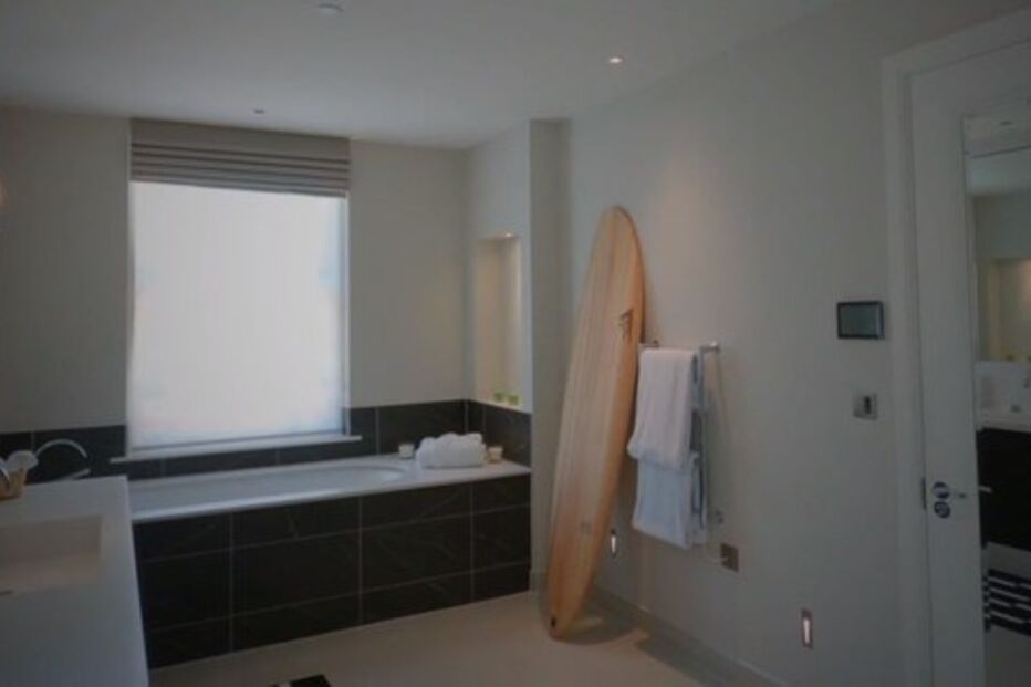 David Luiz na mansão em Londres