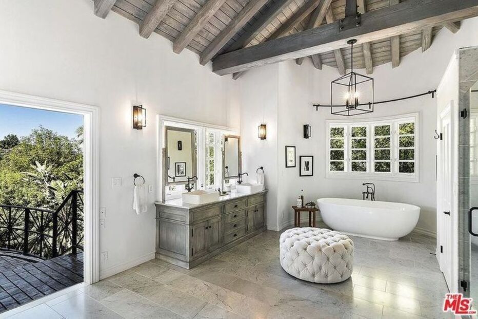 A mansão de Selena Gomez em Los Angeles