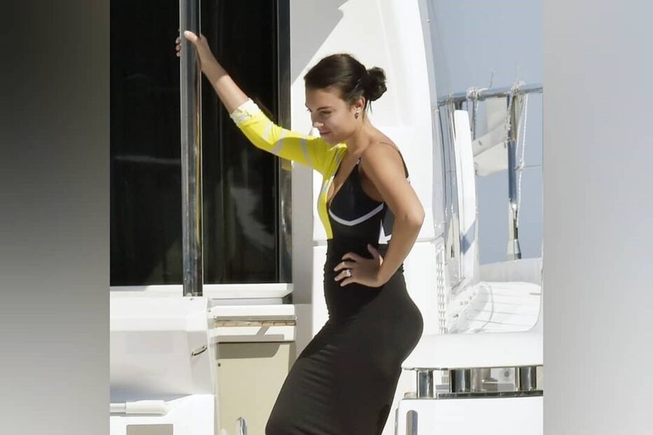 Cristiano Ronaldo e Georgina Rodríguez desfrutam de passeio romântico de barco