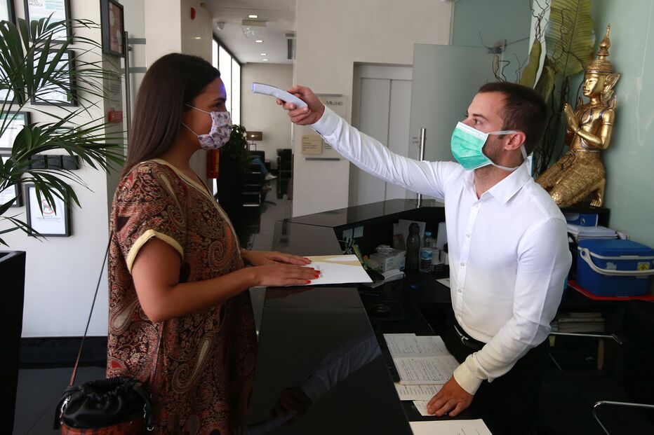 Apresentadora da CMTV Ana Pedro faz lipoescultura para reduzir gordura localizada