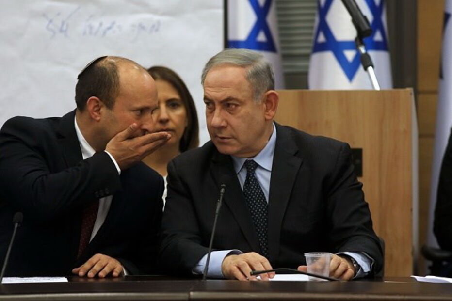 Ministro da Defesa israelita Naftali Bennett com Benjamin Netanyahu