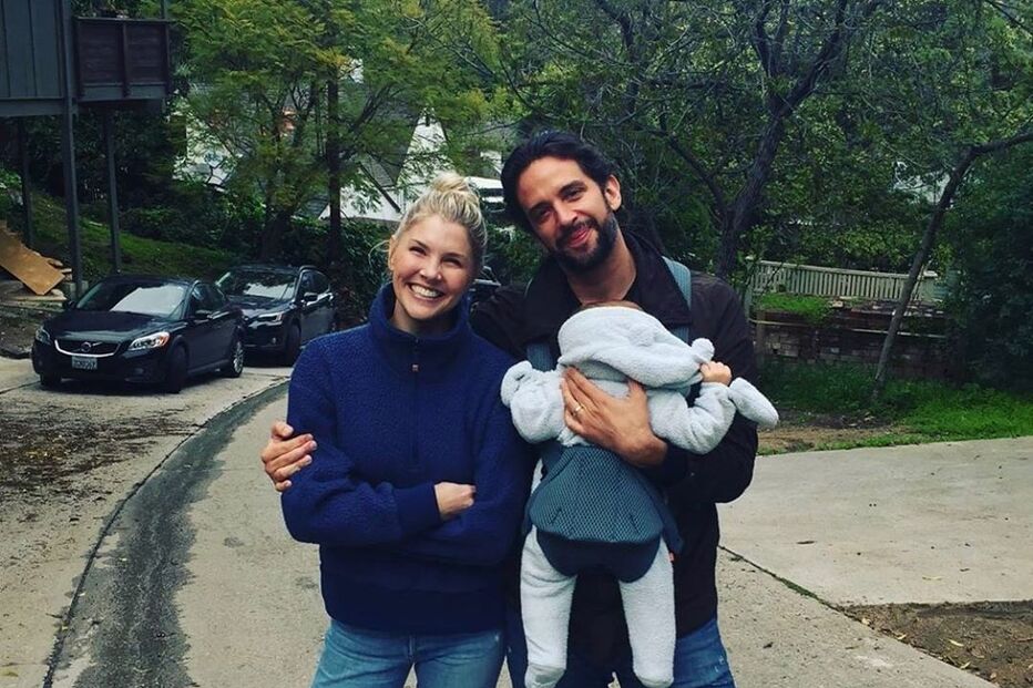 Nick Cordero com a mulher, Amanda, e o filho, Elvis